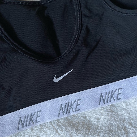 Nike black sports bra - Picture 5 of 5